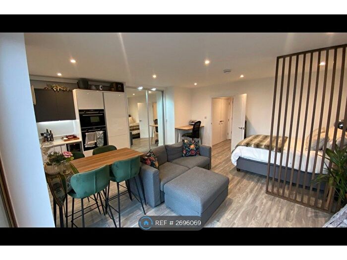 Studio To Rent In Imperial Court, London, CR4