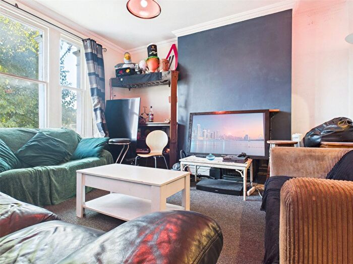 7 Bedroom Flat To Rent In Denmark Villas, Hove, East Sussex, BN3