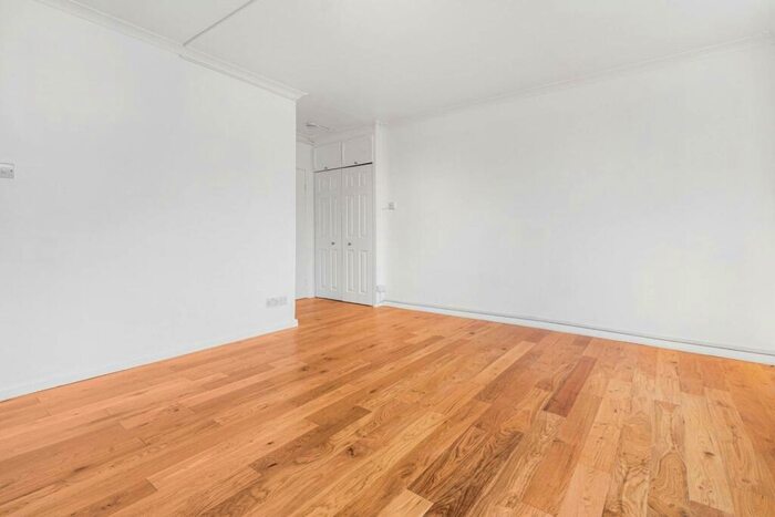 1 Bedroom Flat To Rent In Beechcroft Court, , Blackheath, London, SE3