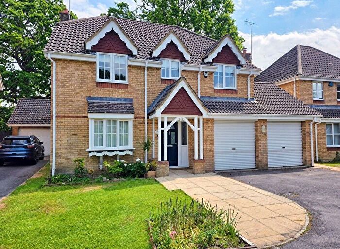 4 Bedroom Detached House For Sale In Kirk Gardens, Hounsdown, SO40