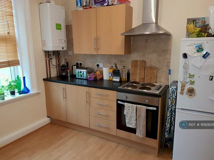 2 Bedroom Flat To Rent In Bennett Road, Leeds, LS6