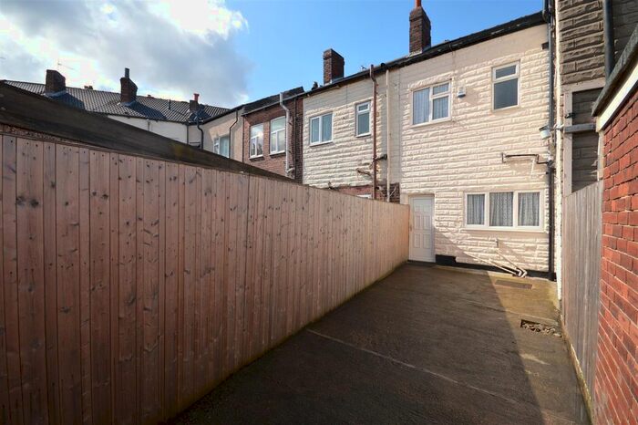 2 Bedroom Terraced House To Rent In Wood Street, Castleford, WF10