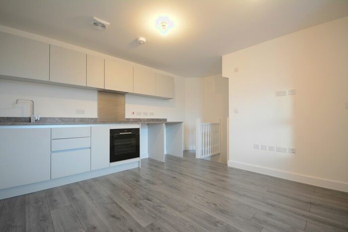 2 Bedroom Town House To Rent In Hablethorpe Street, Nottingham, NG8