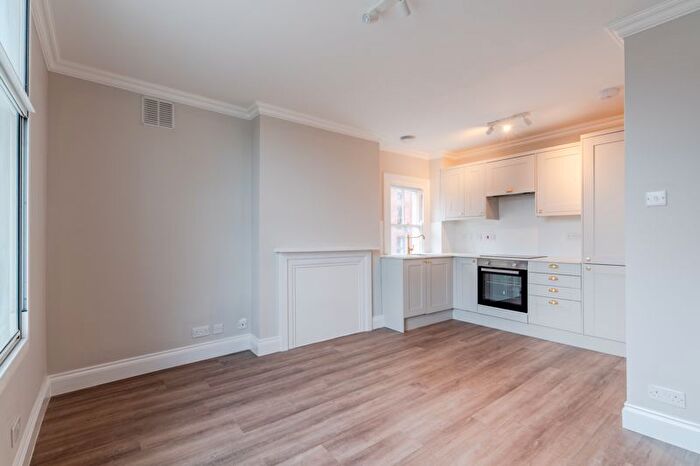 1 Bedroom Flat To Rent In Greyfriars, Gloucester, GL1