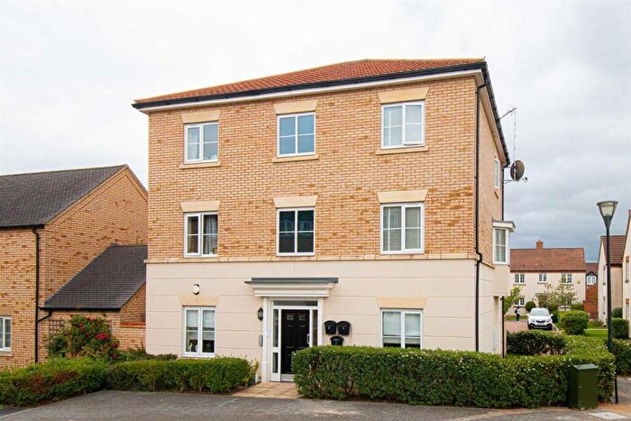 2 Bedroom Apartment To Rent In Harlow Crescent. Oxley Park, MK4
