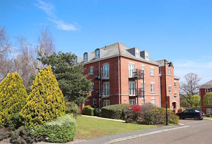 2 Bedroom Apartment To Rent In Hillcroft Close, Lymington, SO41