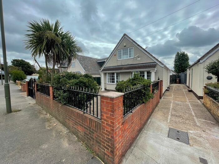 3 Bedroom Detached Bungalow To Rent In Feltham Road, Ashford, TW15