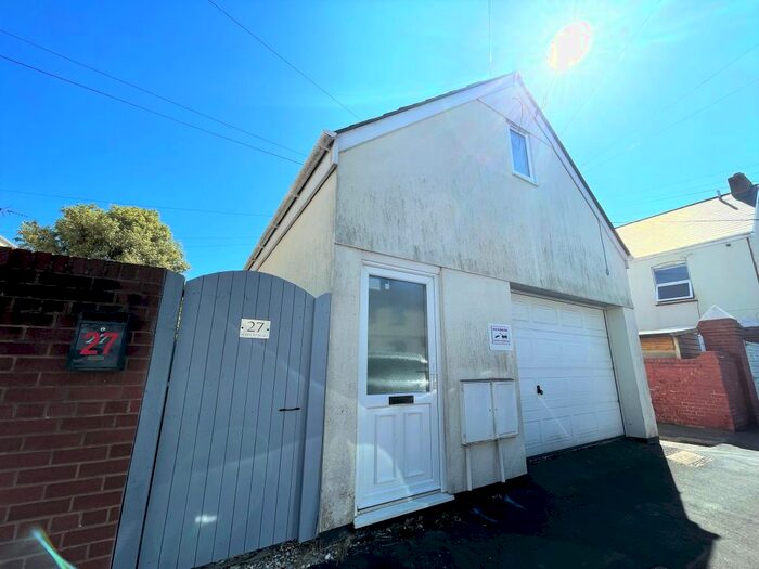 1 Bedroom Flat To Rent In Hartopp Road, Exmouth, EX8