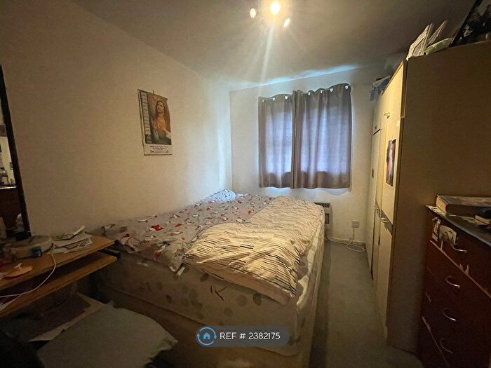 1 Bedroom Maisonette To Rent In Abbotswood Way, Hayes, UB3