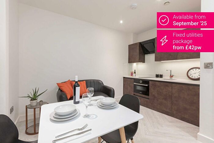 1 Bedroom Flat To Rent In Byrom Street, Old Trafford, Manchester, M3