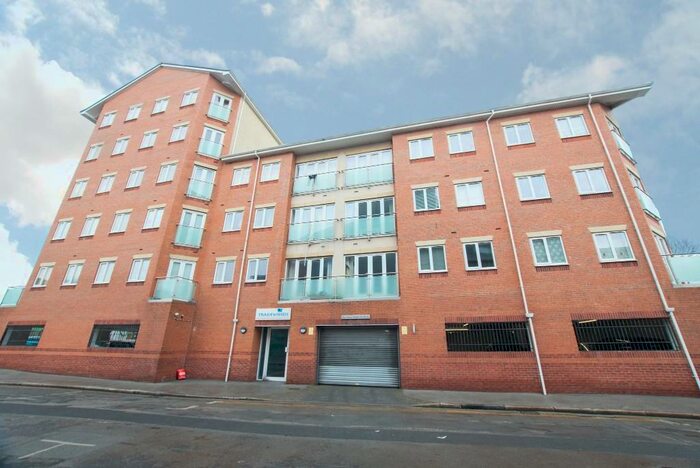 2 Bedroom Apartment To Rent In Wincolmlee, Hull, East Riding Of Yorkshire, HU2