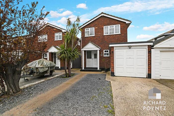 4 Bedroom House For Sale In Leigh Beck Lane, Canvey Island, SS8