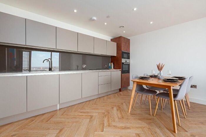 2 Bedroom Flat To Rent In Anaconda Cut, Greengate, M3