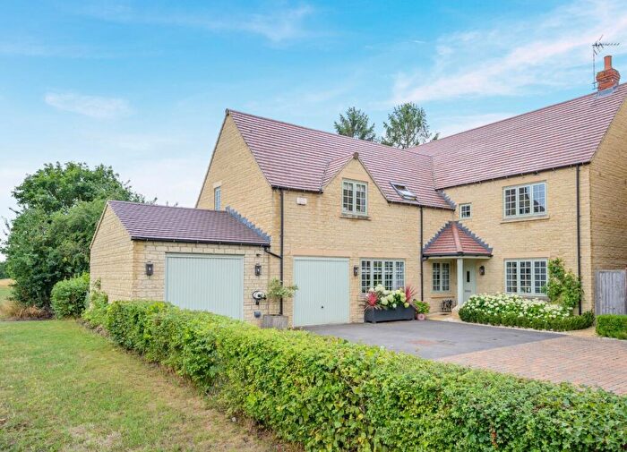 5 Bedroom Detached House For Sale In Poppy Drive, Moreton-in-Marsh, Gloucestershire, GL56