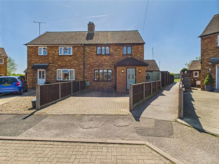 3 Bedroom Semi-Detached House For Sale In Goss Avenue, Waddesdon, Aylesbury, HP18