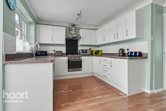 3 Bedroom Semi-Detached House For Sale In Sunnyside Avenue, Minster, ME12