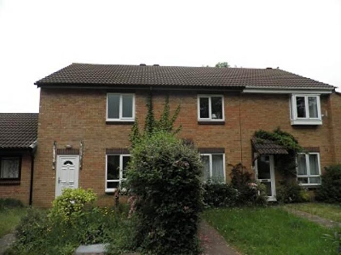 3 Bedroom House To Rent In Beaconsfield Way, Frome, Somerset, BA11