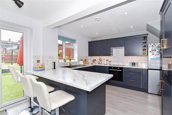 3 Bedroom Semi-Detached House For Sale In Elgar Close, Tonbridge, Kent, TN10