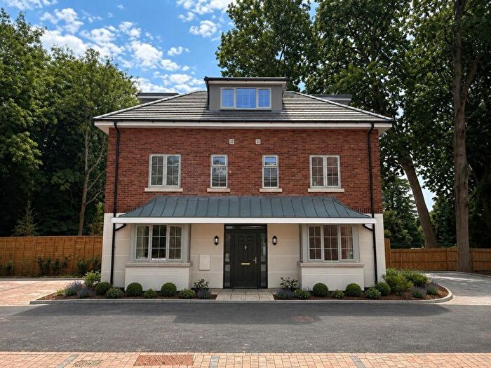 3 Bedroom Detached House For Sale In Chapel Gardens, Alton, Hampshire, GU34