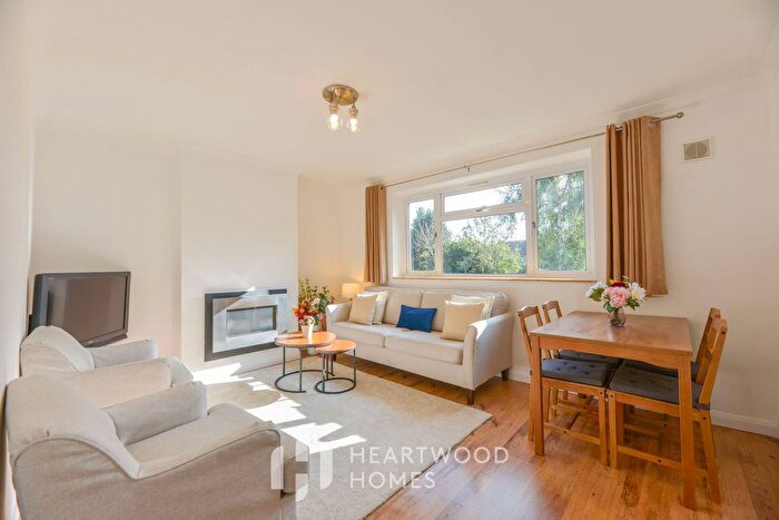 2 Bedroom Maisonette For Sale In Caesars Road, Wheathampstead, St. Albans, AL4