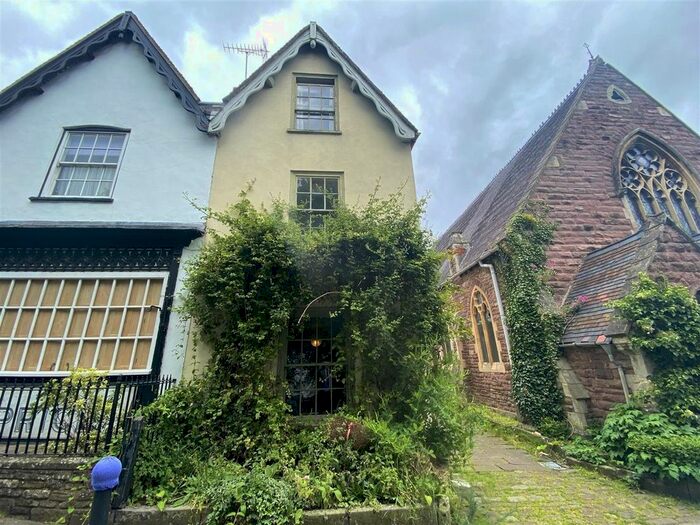 3 Bedroom Property To Rent In High Street, Newnham, GL14