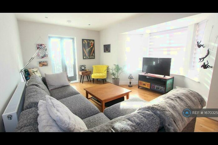 2 Bedroom Flat To Rent In Deanery Court, Darlington, DL3