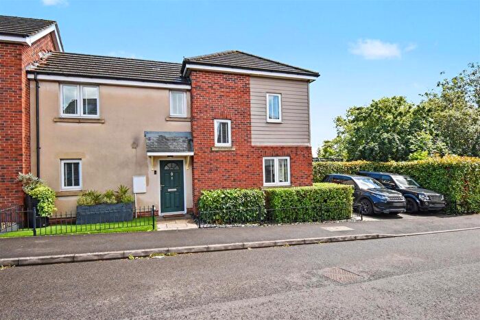 3 Bedroom Semi-Detached House For Sale In , Hooke Close, Corby, NN17