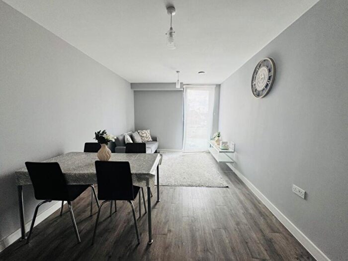 2 Bedroom Apartment To Rent In Bradford Street, Birmingham, B12