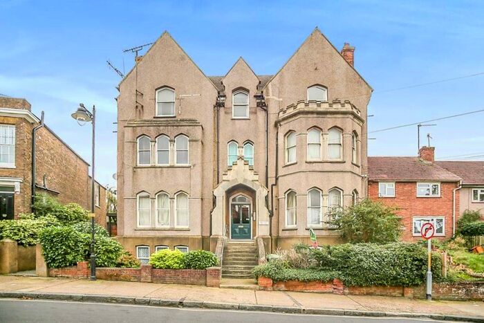 1 Bedroom Flat To Rent In South Road, Faversham, Kent, ME13