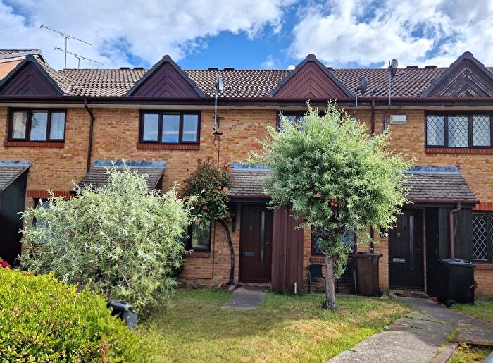 2 Bedroom Terraced House To Rent In All Saints Close, Wokingham, RG40