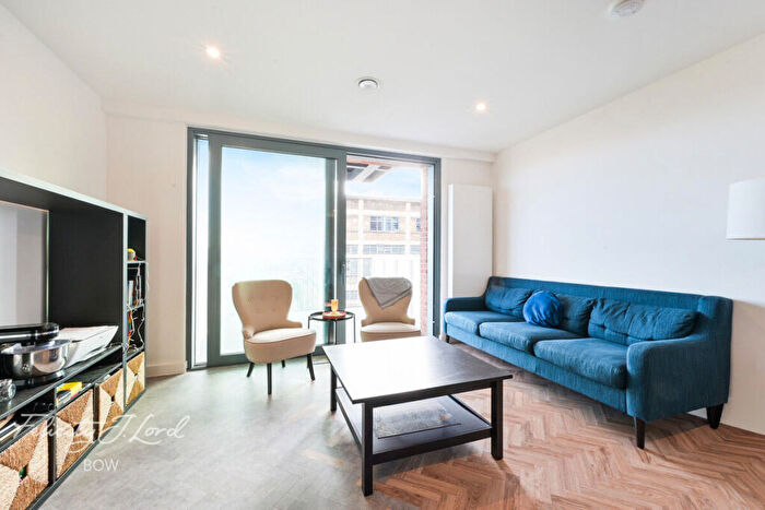 3 Bedroom Apartment For Sale In Makers Yard, London, E3