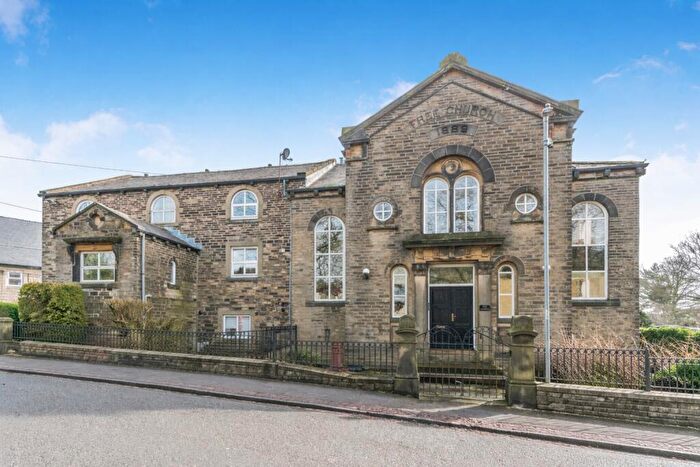 2 Bedroom Flat For Sale In Hunsworth Lane, East Bierley, Bradford, West Yorkshire, BD4