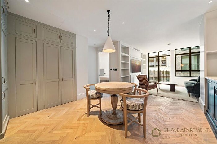 2 Bedroom Flat To Rent In Tottenham Mews, London, W1T