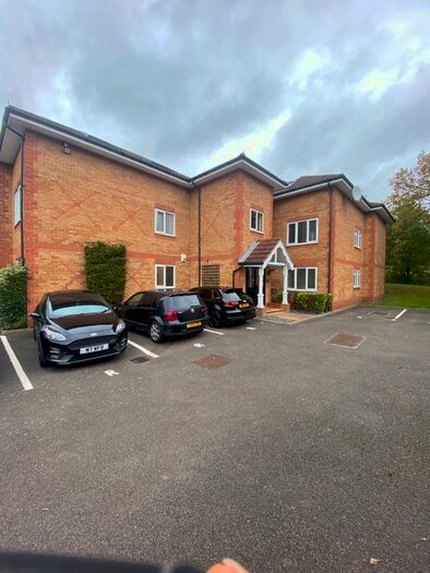 1 Bedroom Flat To Rent In Flat, Ronald Court, Oakwood Road, Bricket Wood, St. Albans AL2
