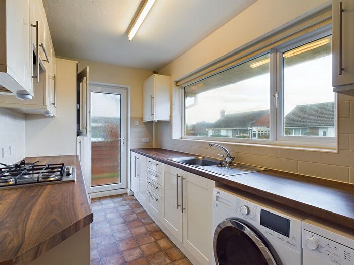 2 Bedroom Bungalow To Rent In Meadowbrook Road, Ashford, TN24