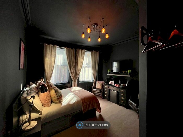 Studio To Rent In Hotel Rooms, Brighton, BN2
