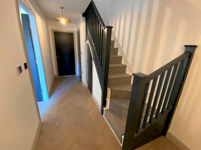 4 Bedroom Property To Rent In Grasmere Road, Purley, Surrey, CR8