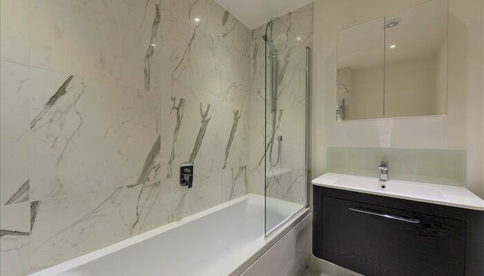 4 Bedroom Flat To Rent In Somerset Court, London, W8