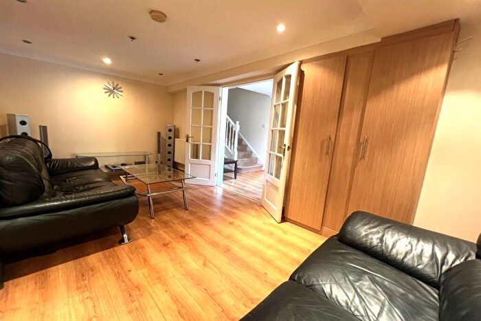 4 Bedroom House To Rent In Swansea Court, E16