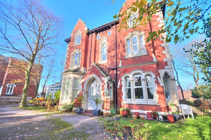 2 Bedroom Flat For Sale In Bramhall Road, Liverpool, L22