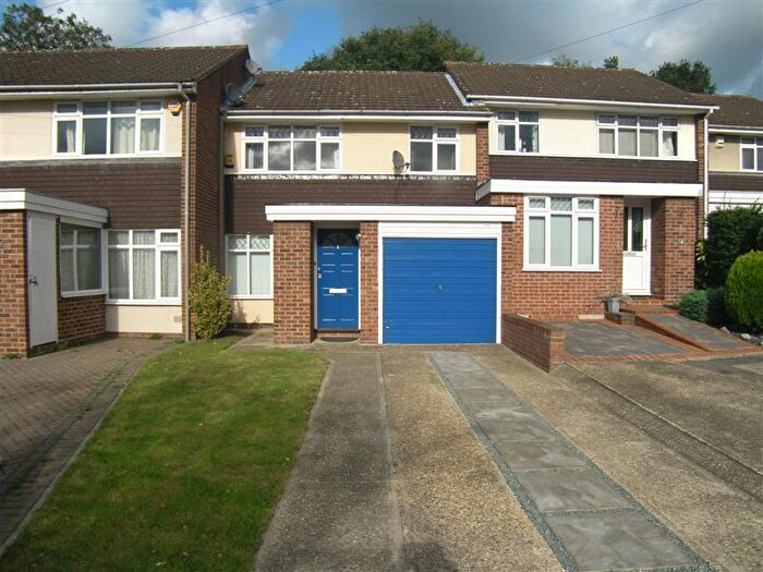 3 Bedroom Terraced House To Rent In Wray Close Hornchurch, RM11