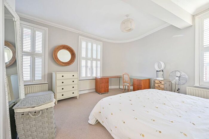 2 Bedroom Flat To Rent In High Street Wimbledon, Wimbledon Village, London, SW19