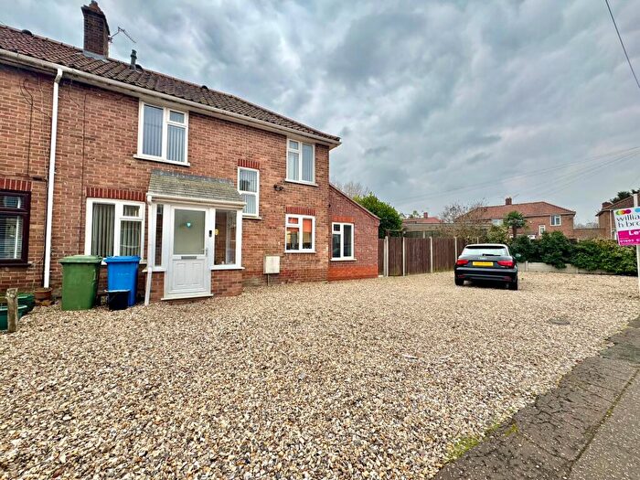 4 Bedroom Semi-Detached House To Rent In Cadge Close, Norwich, NR5