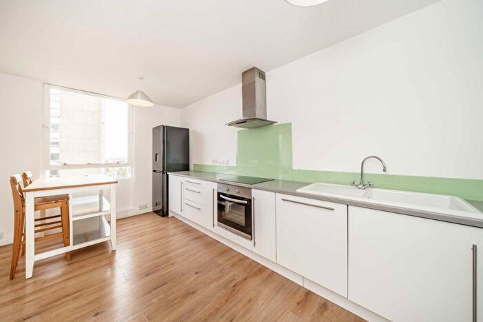 2 Bedroom Flat To Rent In Bramlands Close, Battersea, SW11