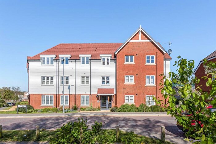 2 Bedroom Apartment For Sale In Old Bottle Way, Fontwell, BN18
