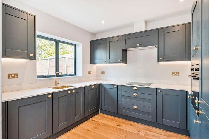 3 Bedroom Maisonette For Sale In London Road, Ewell, KT17