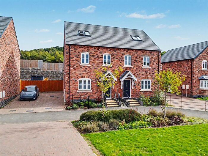 3 Bedroom Semi-Detached House For Sale In Field Farm Way, Stapleford, Nottingham, NG9
