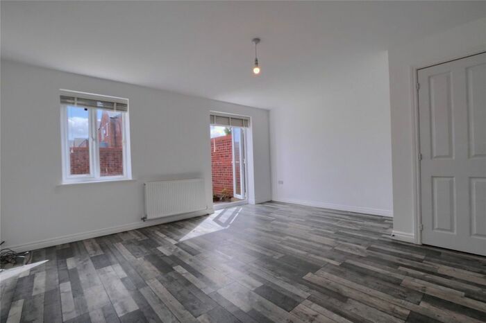 3 Bedroom Semi-Detached House To Rent In Hoskins Lane, Middlesbrough, TS4