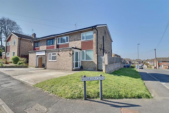 3 Bedroom Semi Detached House For Sale In Oaklea Close, Waterlooville, PO7