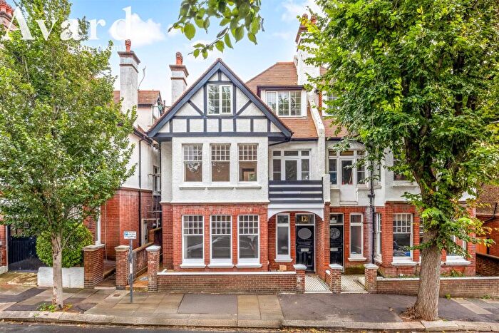 7 Bedroom Semi-Detached House For Sale In York Avenue, Hove, BN3
